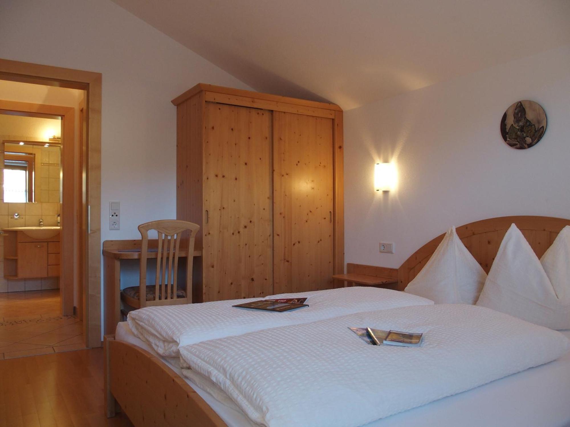Bauernhof Ober Apartment Birnbaum Bagian luar foto